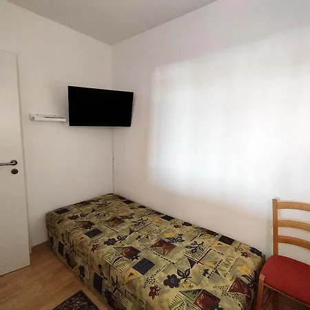 Apartment E02-004